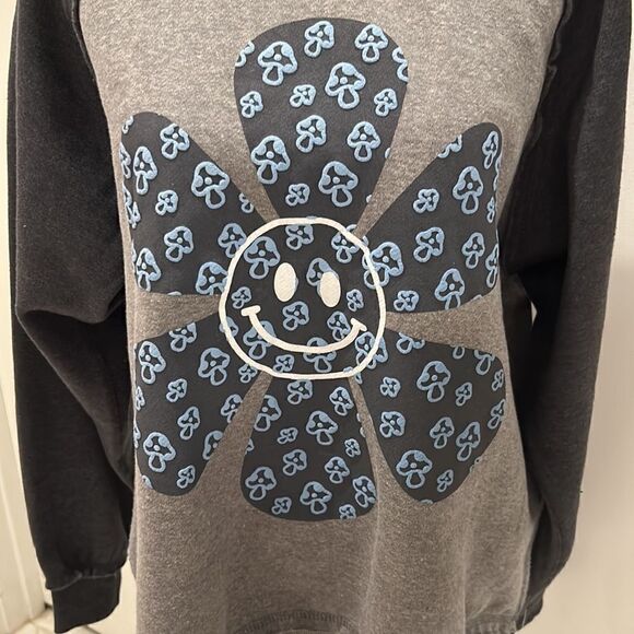 Pacific & Co Sweatshirt - Picture 2 of 6